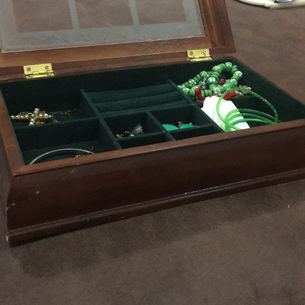 Jewelry box - Picture 2 of 2
